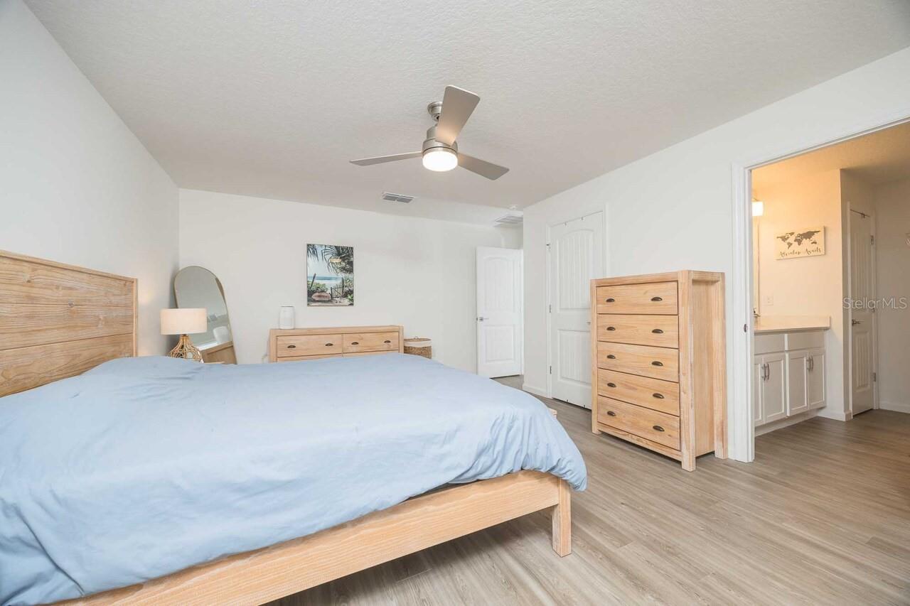 Image 17 of 30 For 42 Woodborn Lane