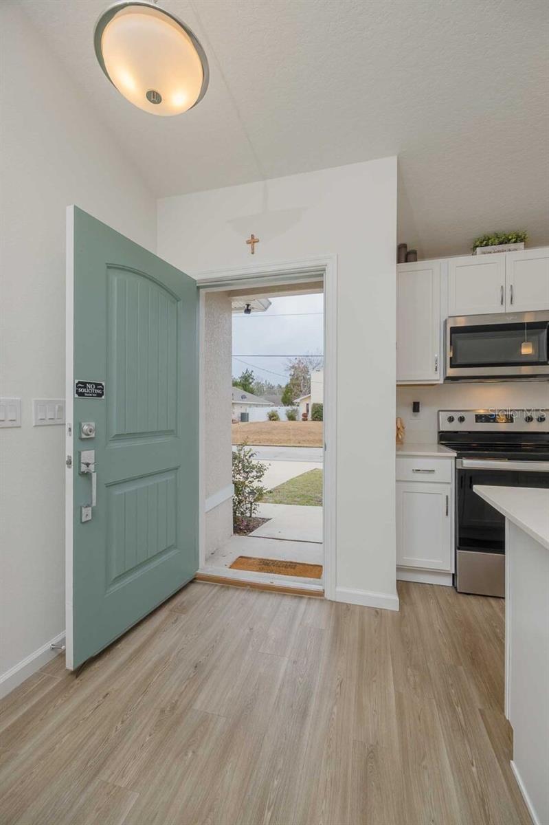 Image 3 of 30 For 42 Woodborn Lane