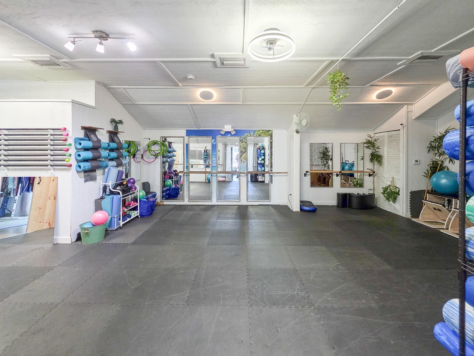 Image 18 of 51 For 208 3rd Street