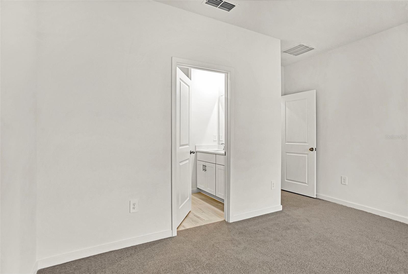 Image 20 of 29 For 62 Wandering Creek Way