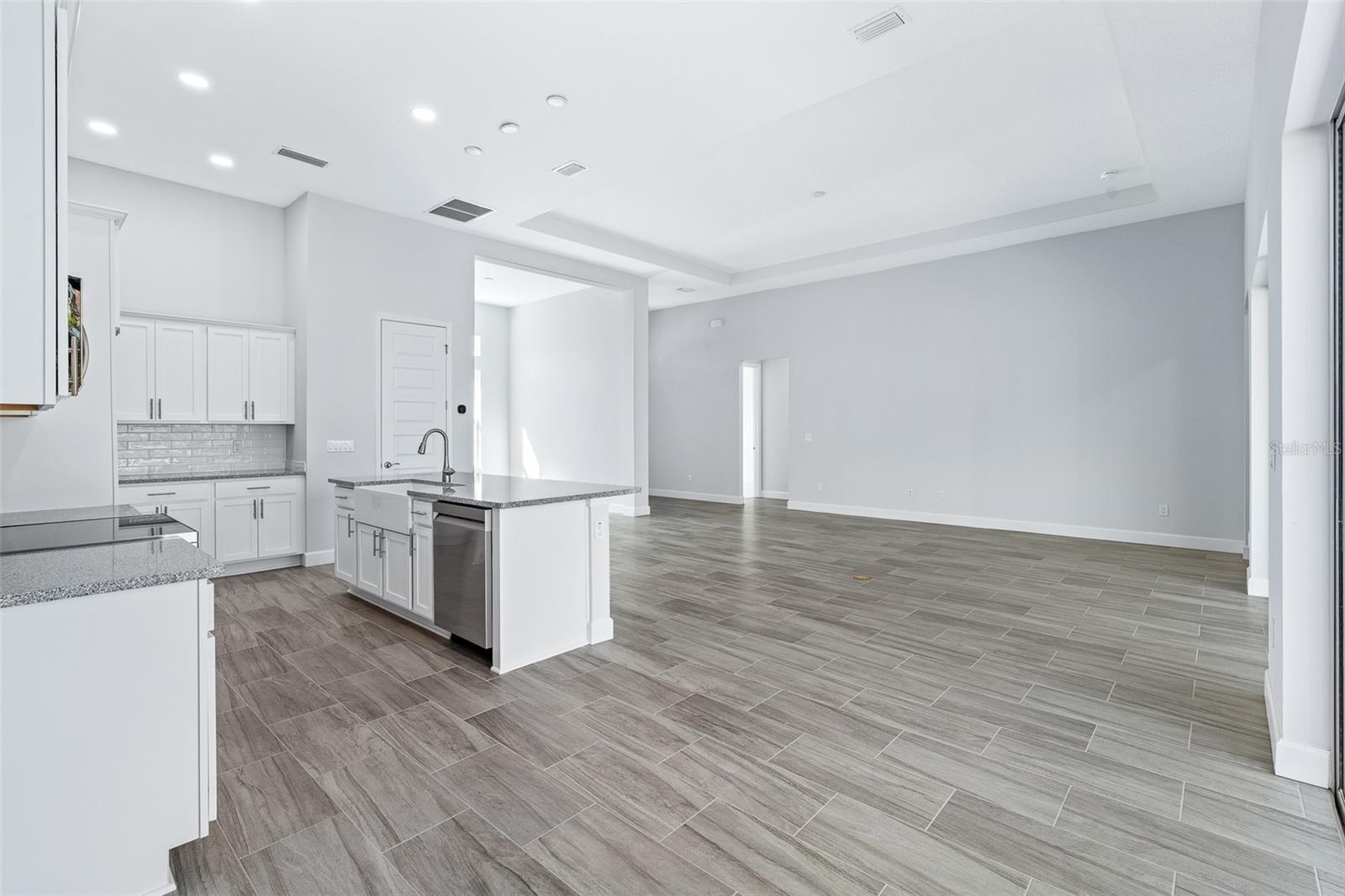 Image 17 of 66 For 19 Long Place