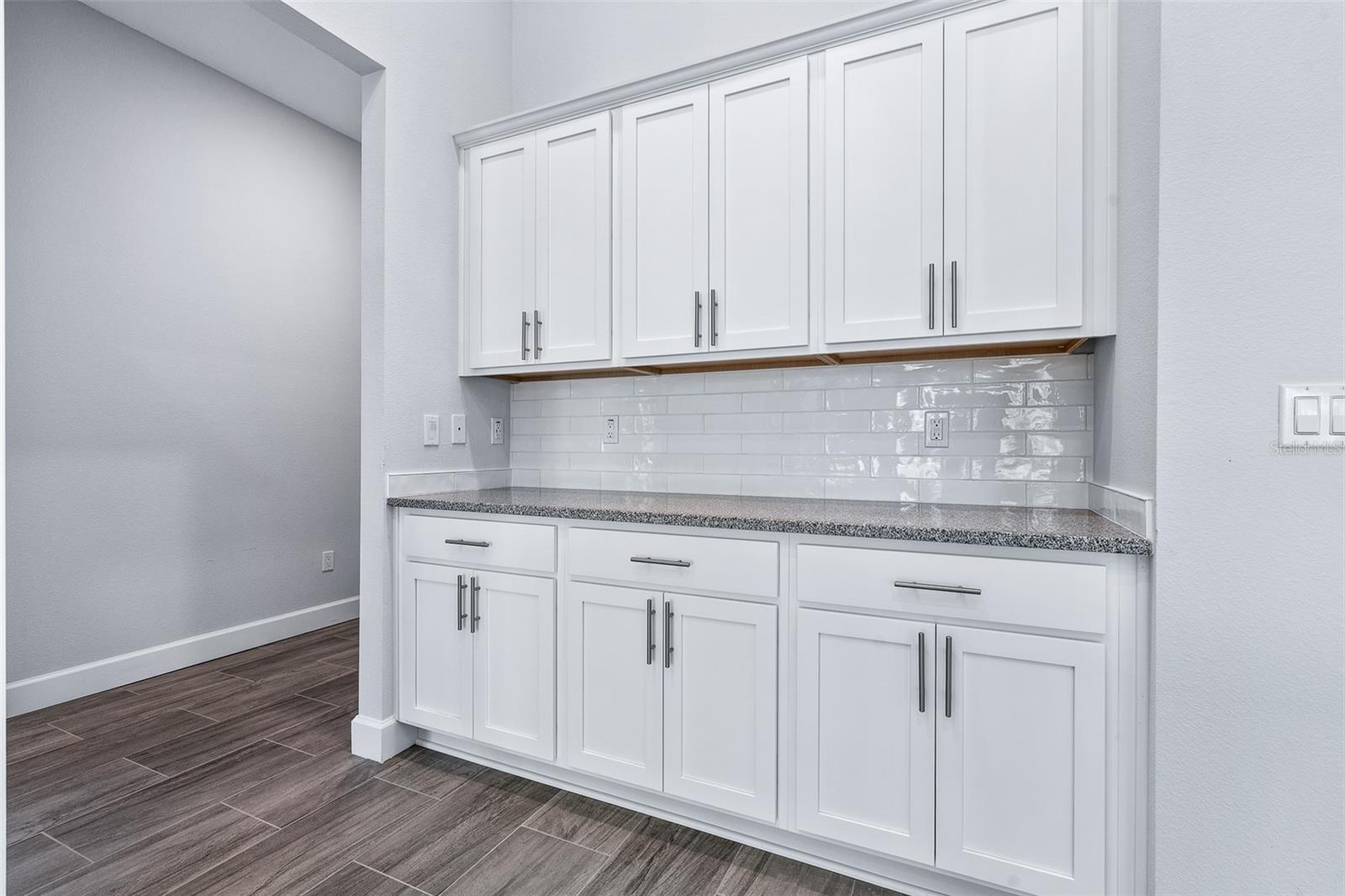 Image 22 of 66 For 19 Long Place