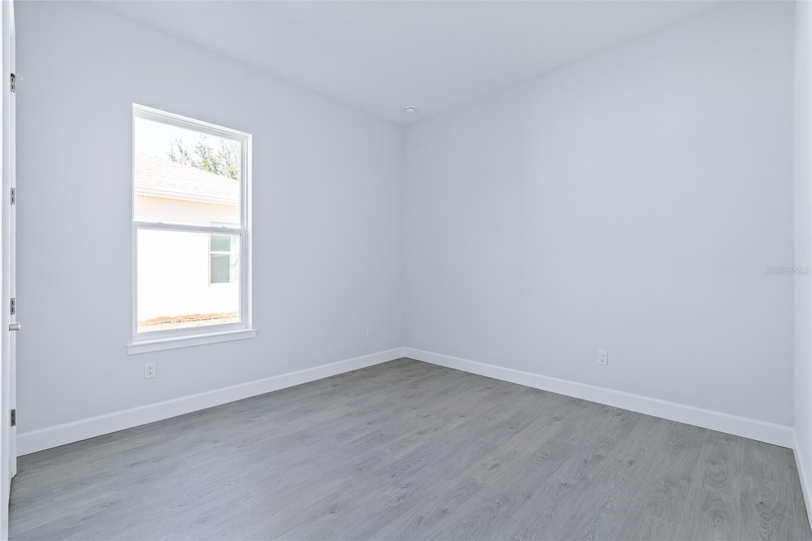 Image 36 of 66 For 19 Long Place