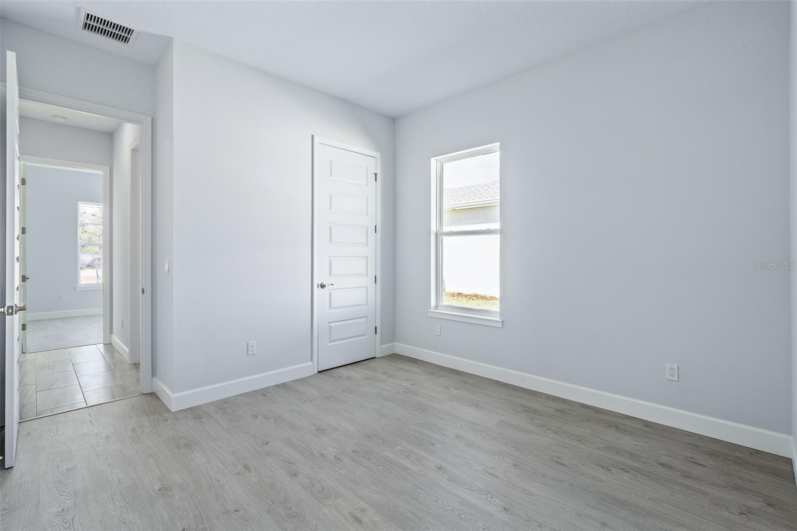 Image 37 of 66 For 19 Long Place