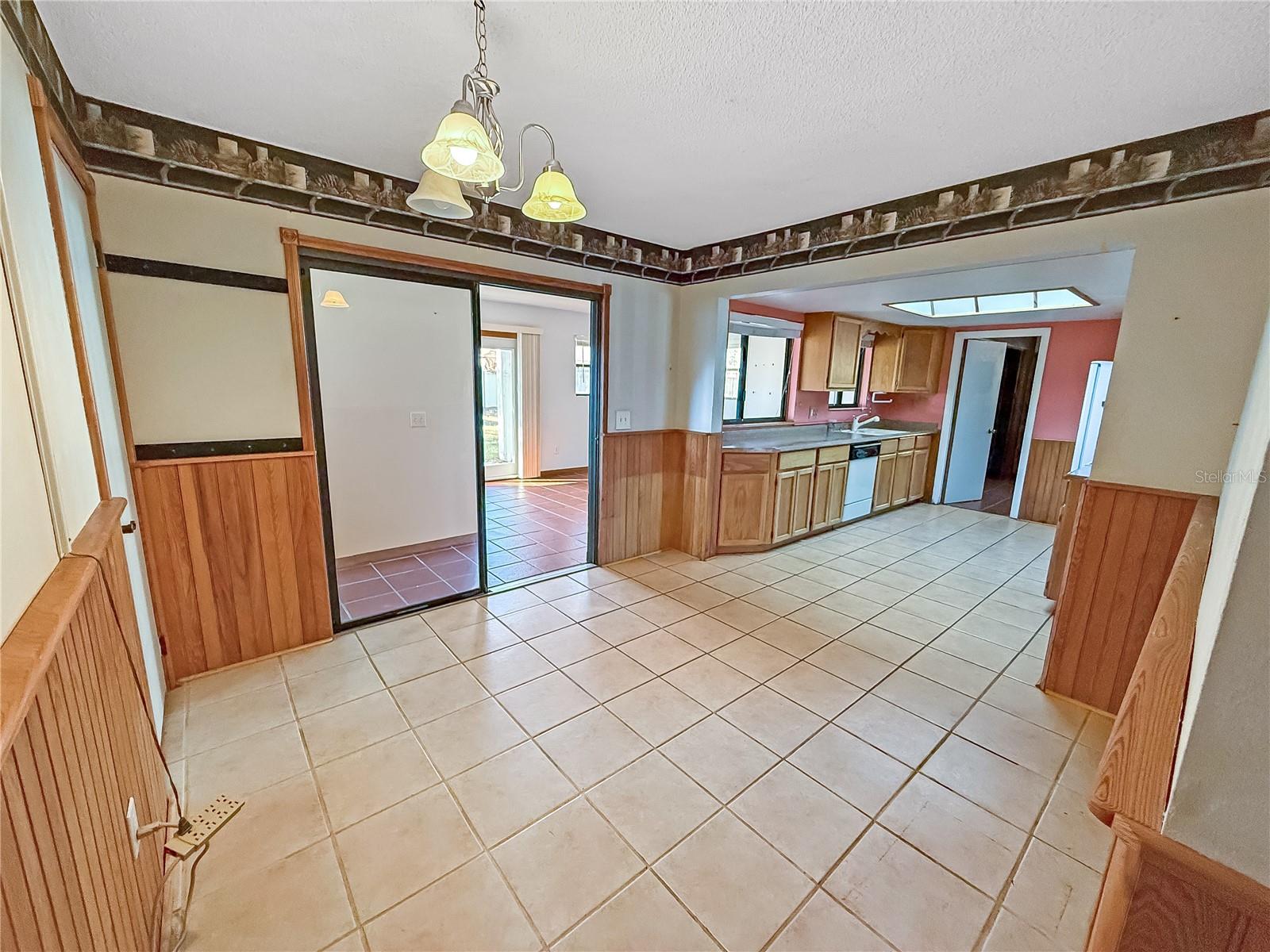 Image 12 of 25 For 1650 Burgundy Street Se