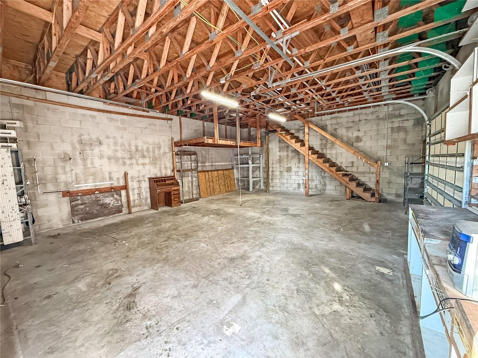 Image 4 of 25 For 1650 Burgundy Street Se