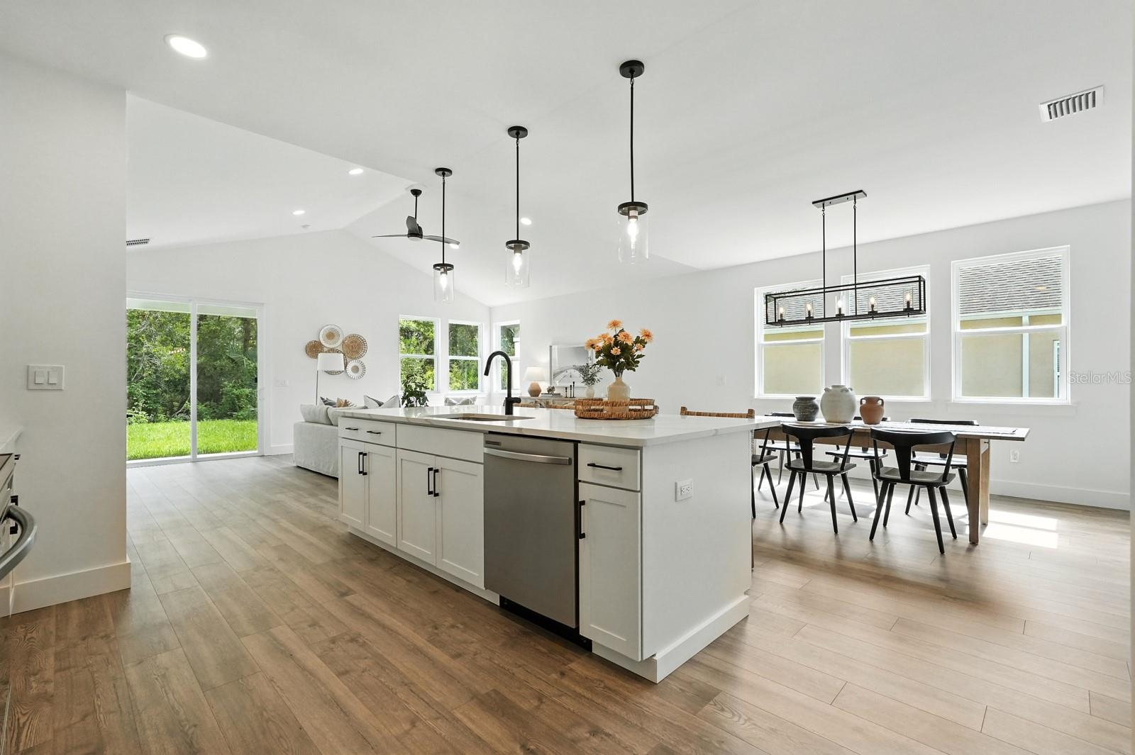 Image 18 of 42 For 15 Ulmus Place