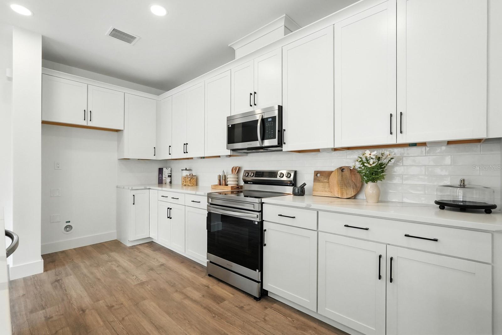 Image 21 of 42 For 15 Ulmus Place