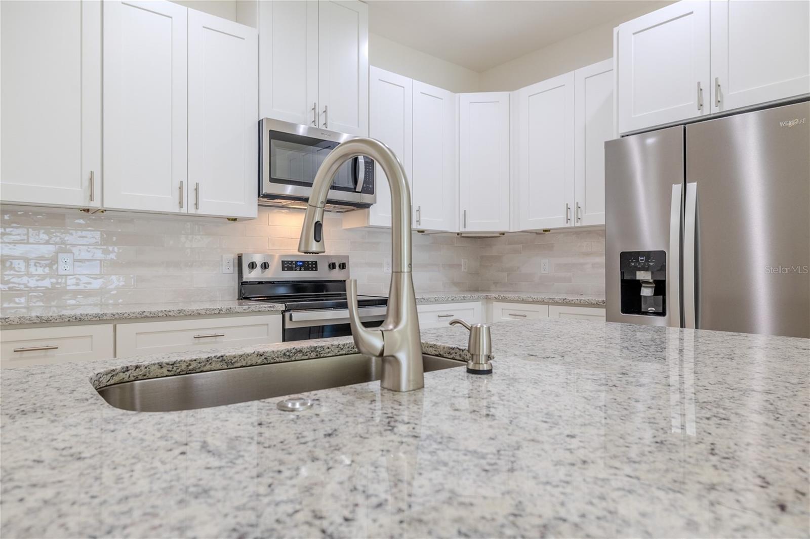 Image 13 of 29 For 2 Rainbow Lane A