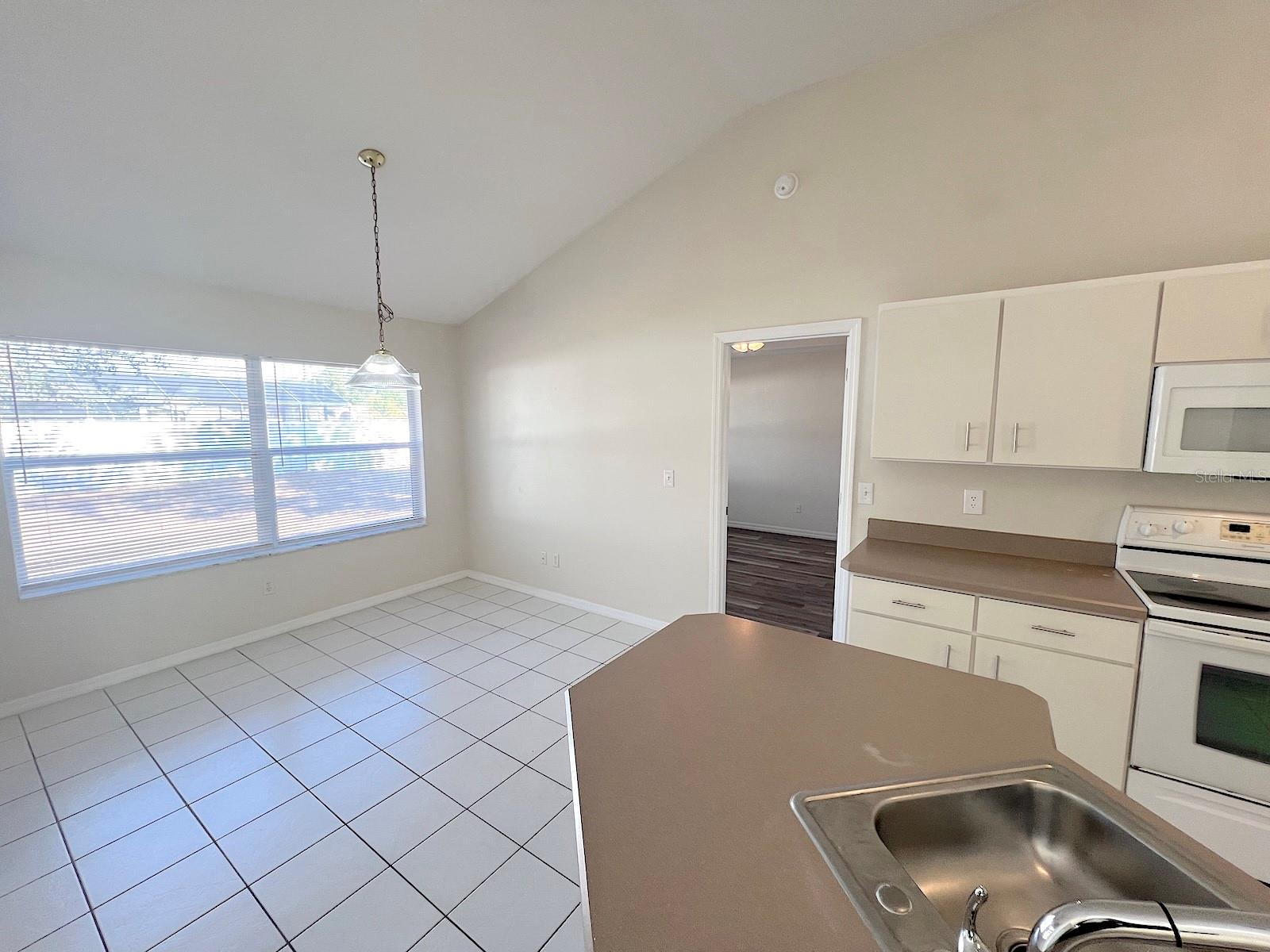 Image 17 of 64 For 75 Freemont Turn