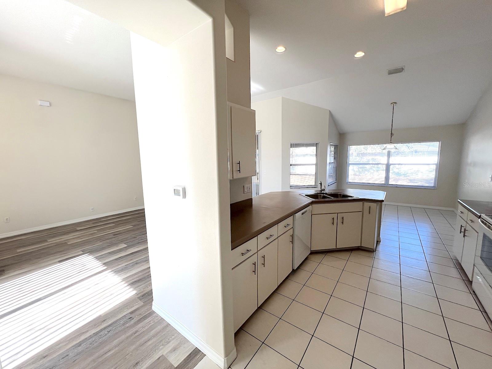 Image 24 of 64 For 75 Freemont Turn