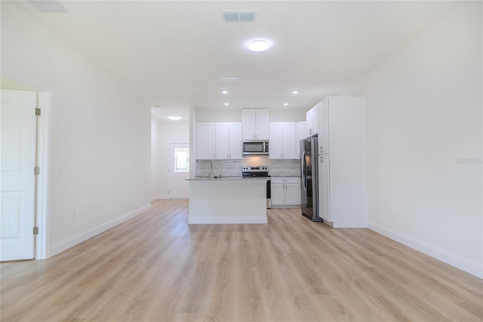 Image 10 of 29 For 2 Rainbow Lane B