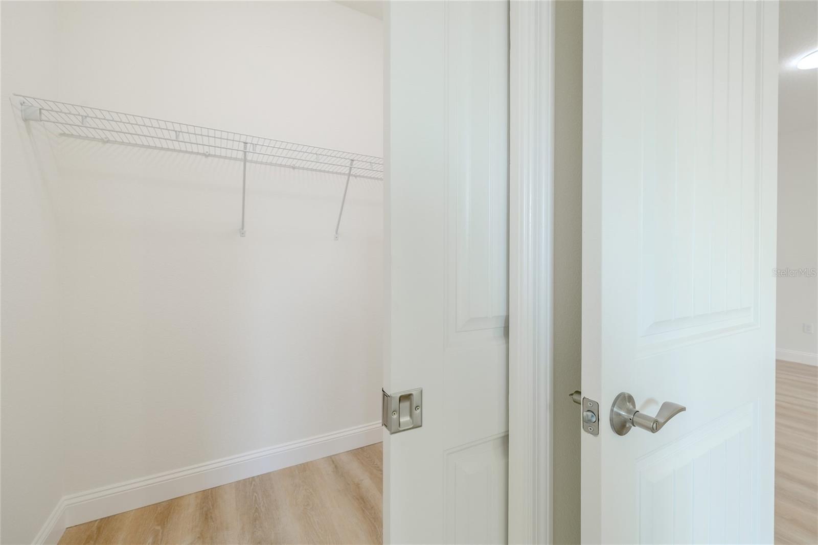 Image 19 of 29 For 2 Rainbow Lane B