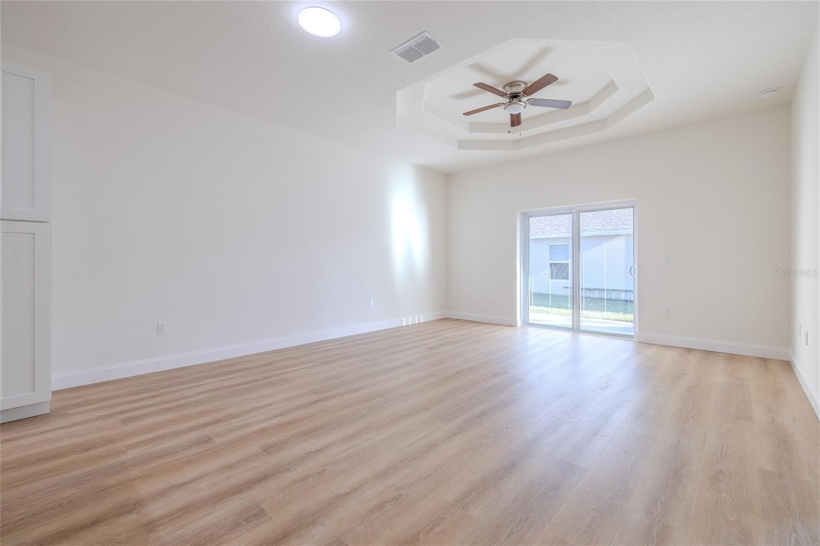 Image 8 of 29 For 2 Rainbow Lane B