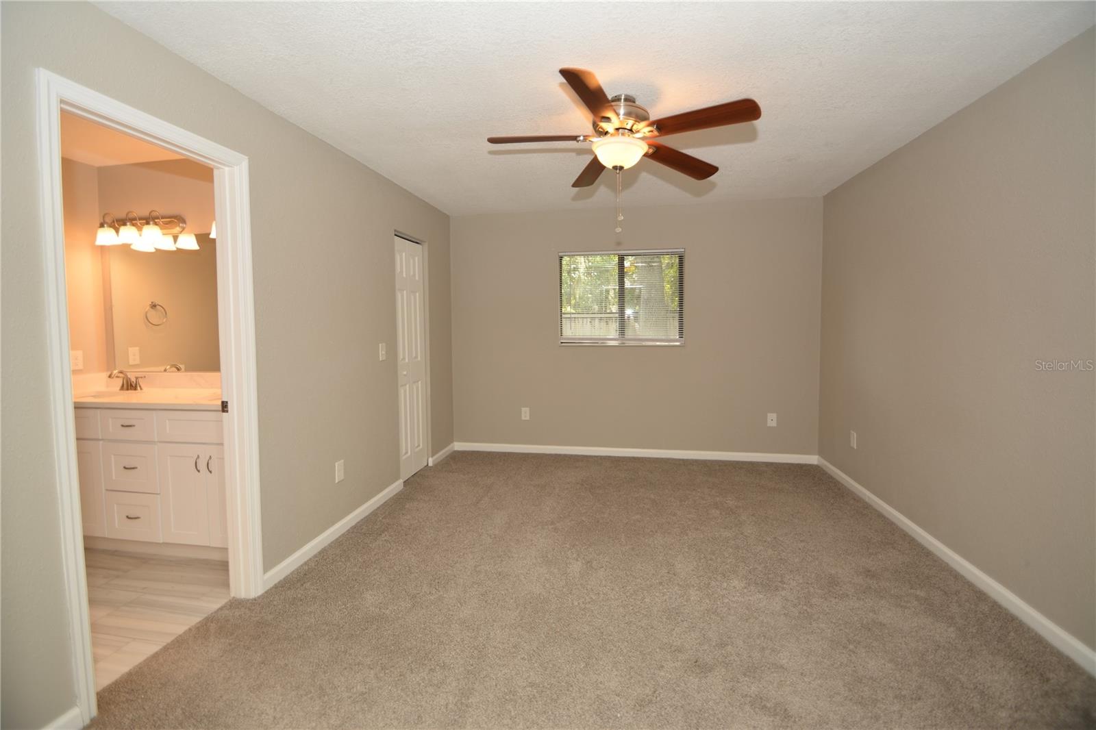 Image 19 of 37 For 17 Evansville Lane