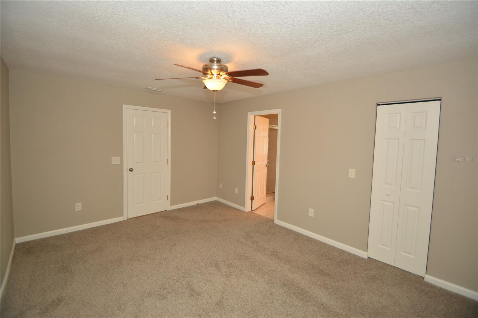 Image 21 of 37 For 17 Evansville Lane