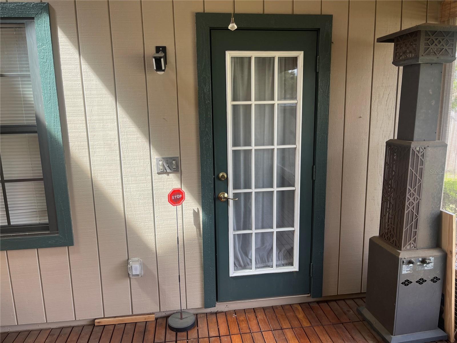 Image 11 of 36 For 731 Roberts Avenue