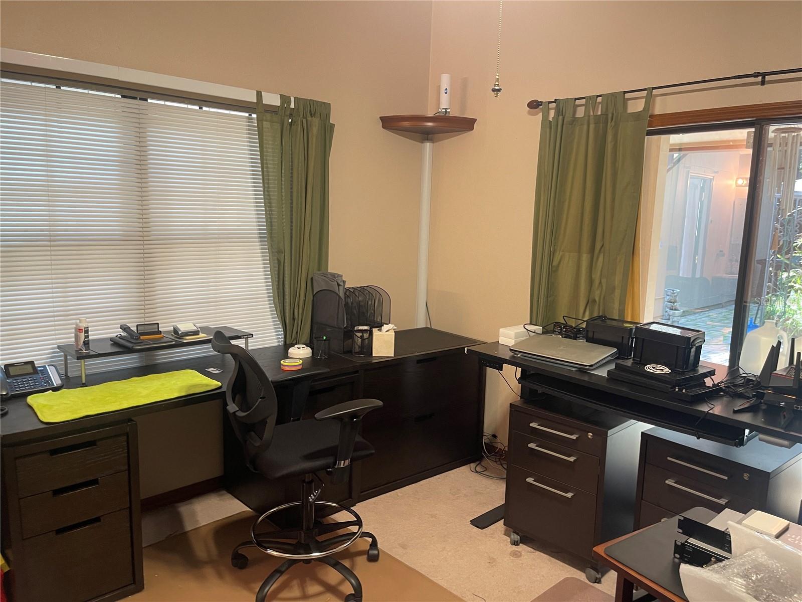 Image 15 of 36 For 731 Roberts Avenue