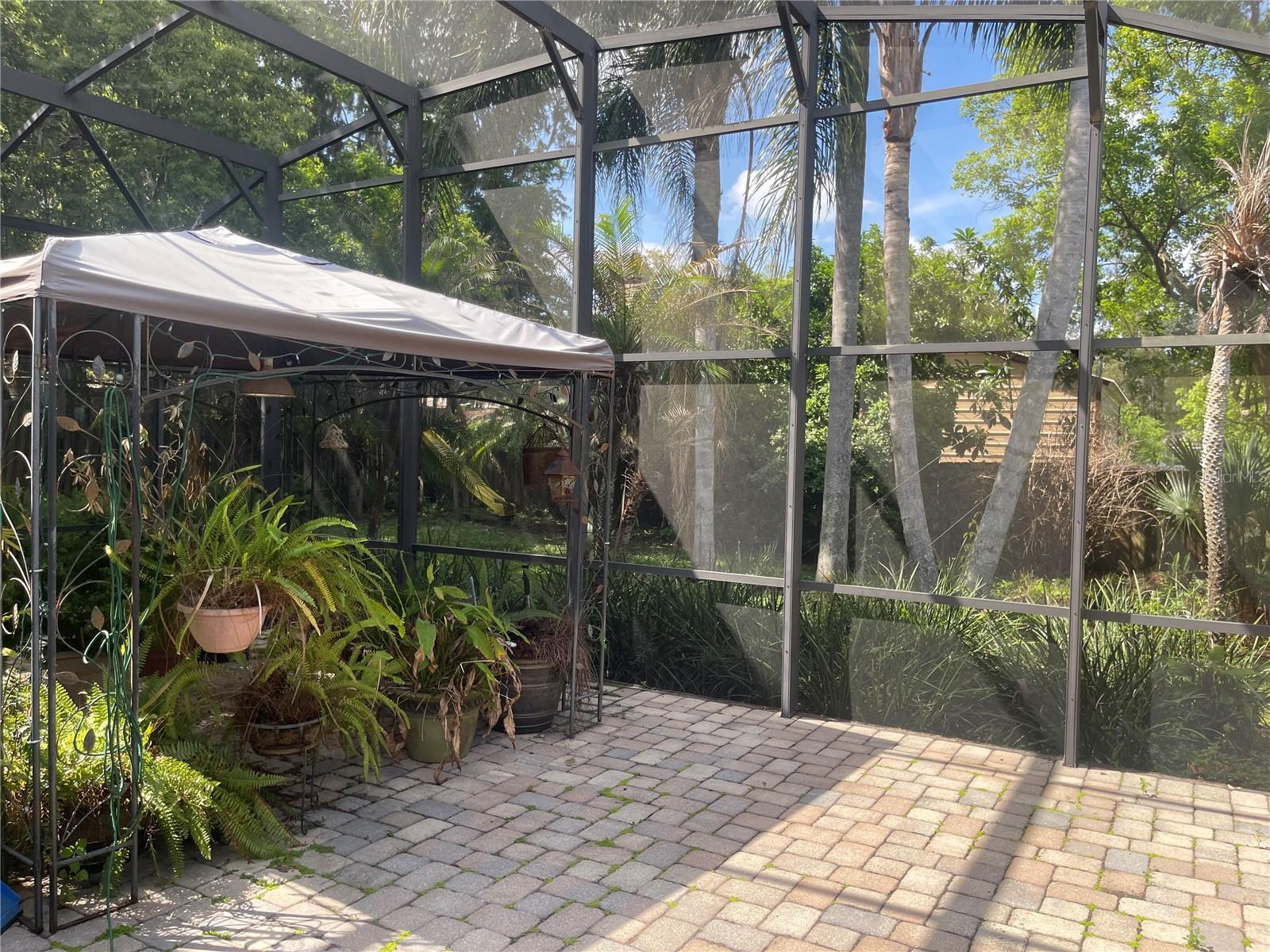 Image 17 of 36 For 731 Roberts Avenue