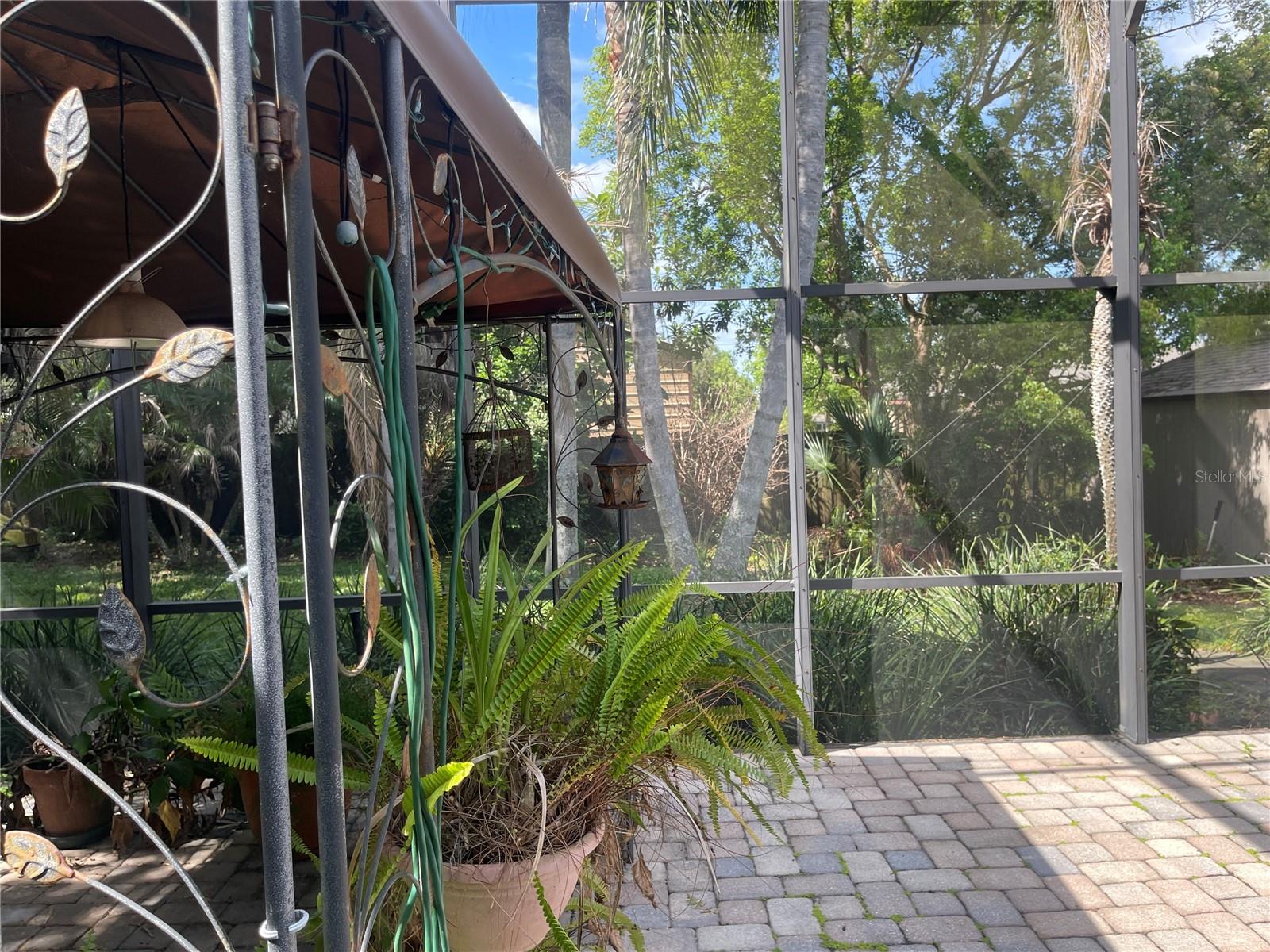 Image 20 of 36 For 731 Roberts Avenue