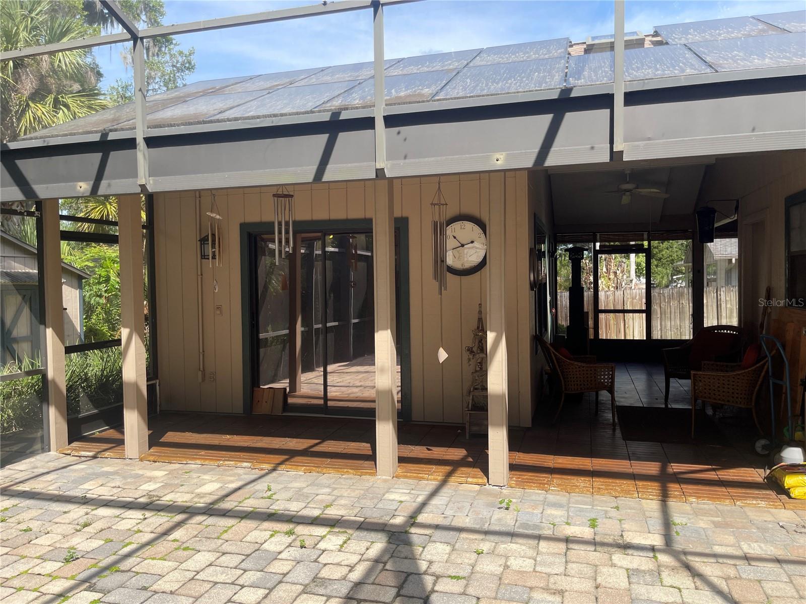 Image 21 of 36 For 731 Roberts Avenue