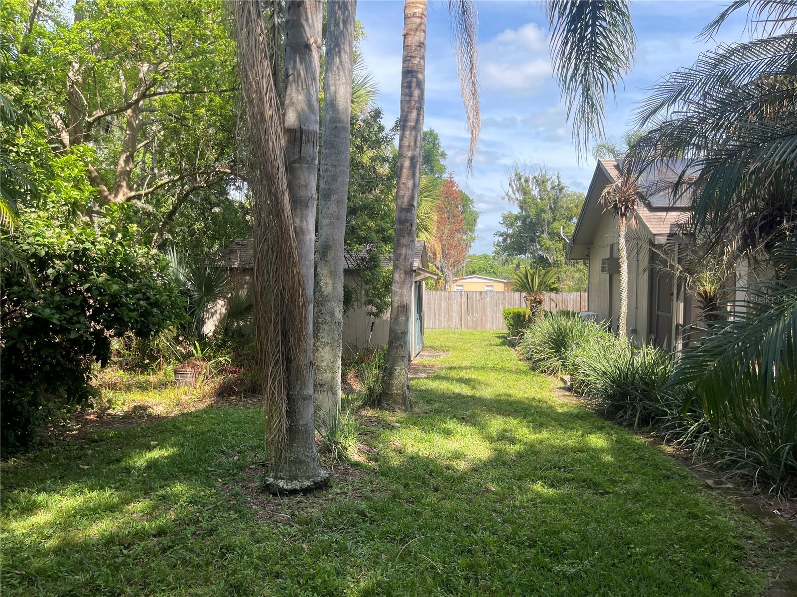 Image 25 of 36 For 731 Roberts Avenue