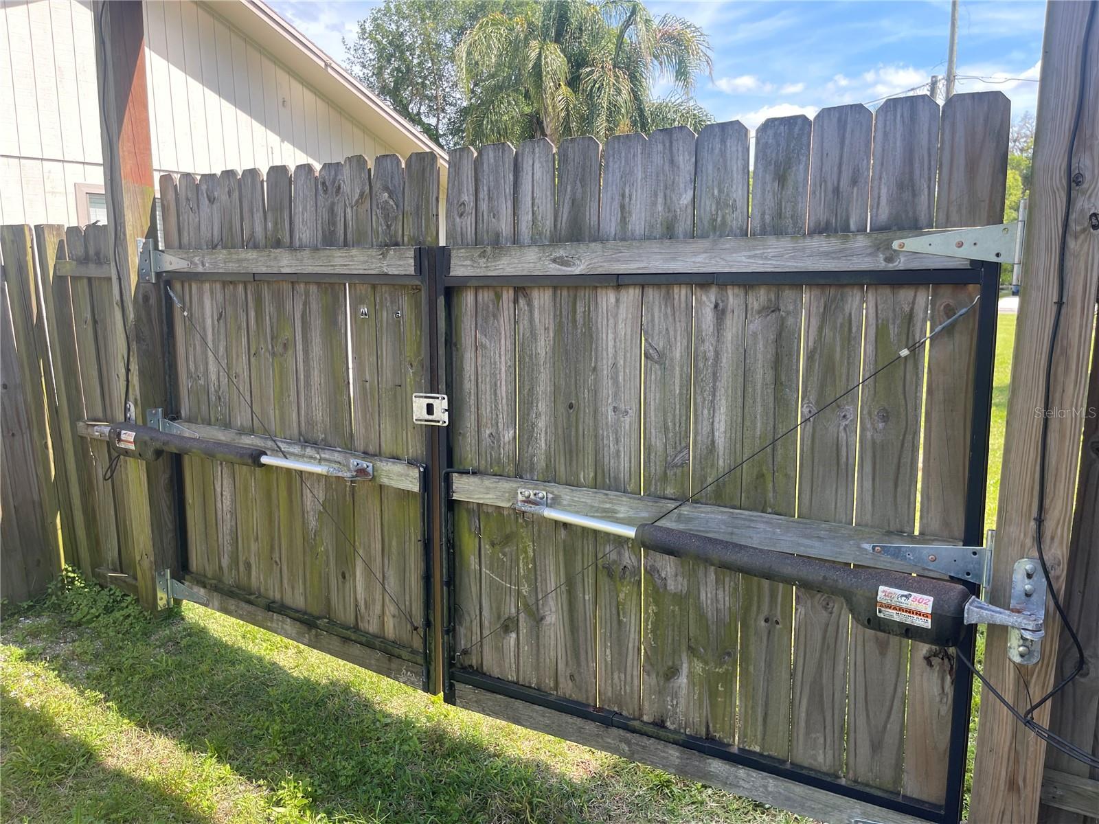 Image 29 of 36 For 731 Roberts Avenue