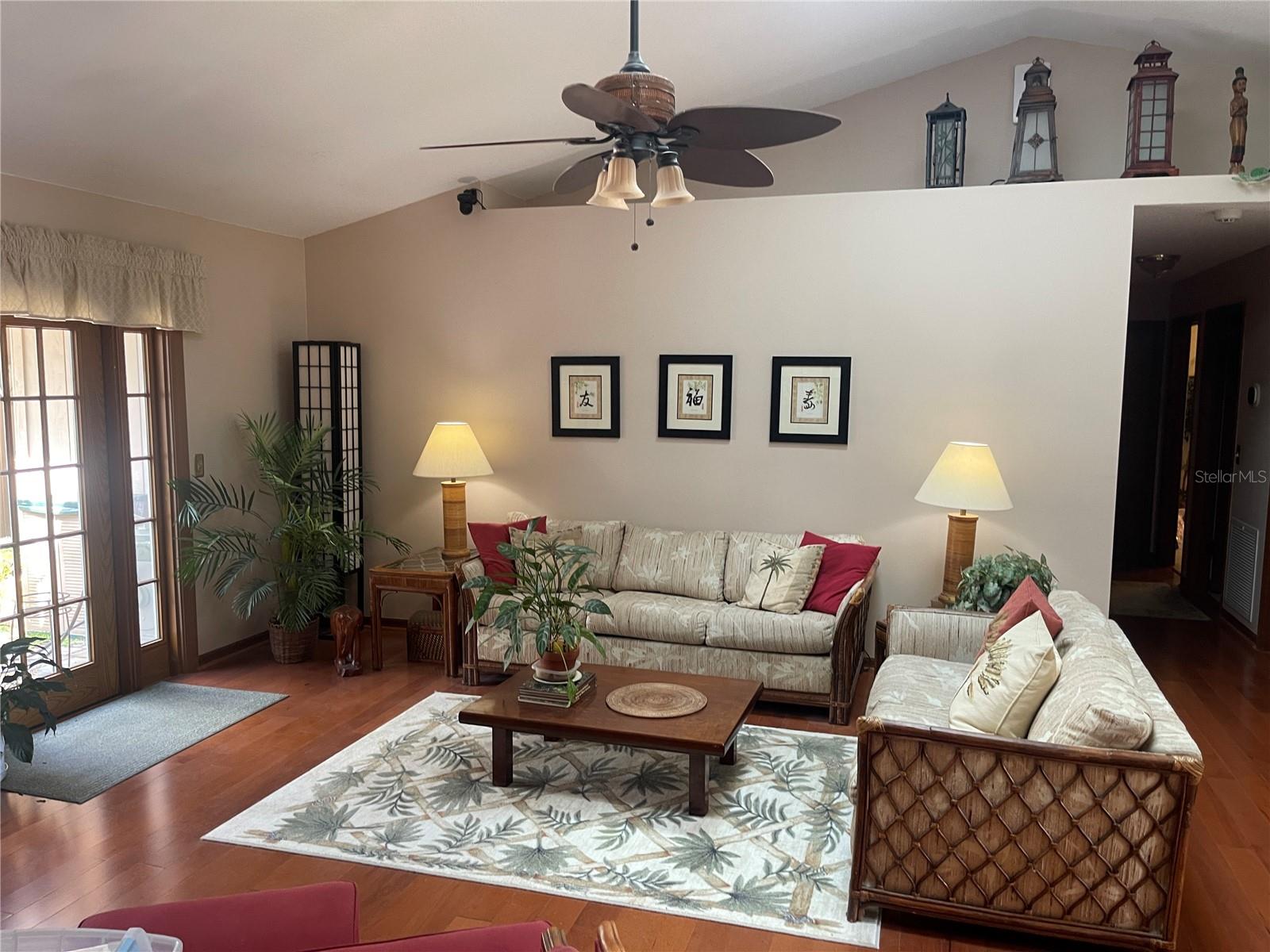 Image 5 of 36 For 731 Roberts Avenue