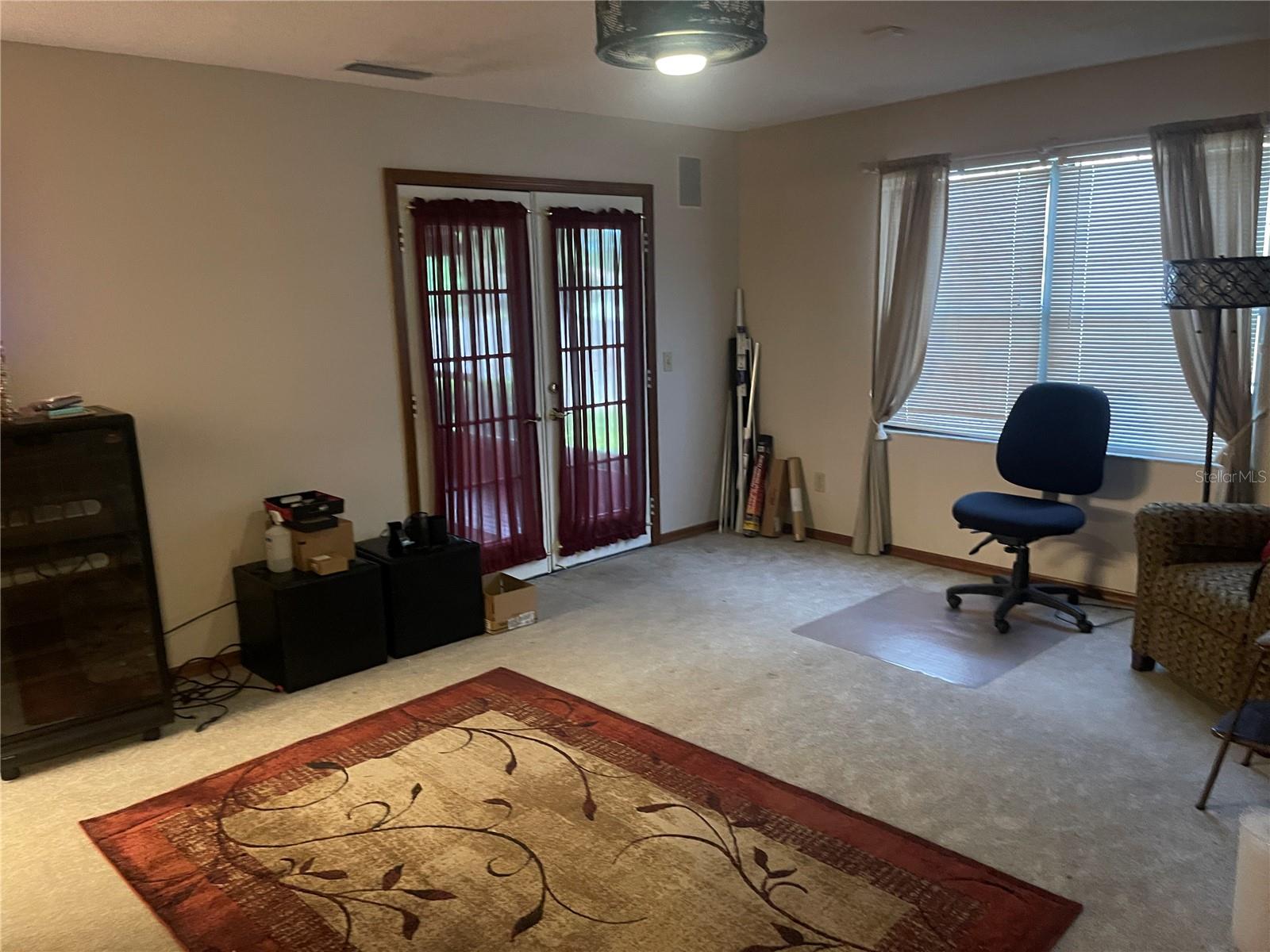 Image 7 of 36 For 731 Roberts Avenue