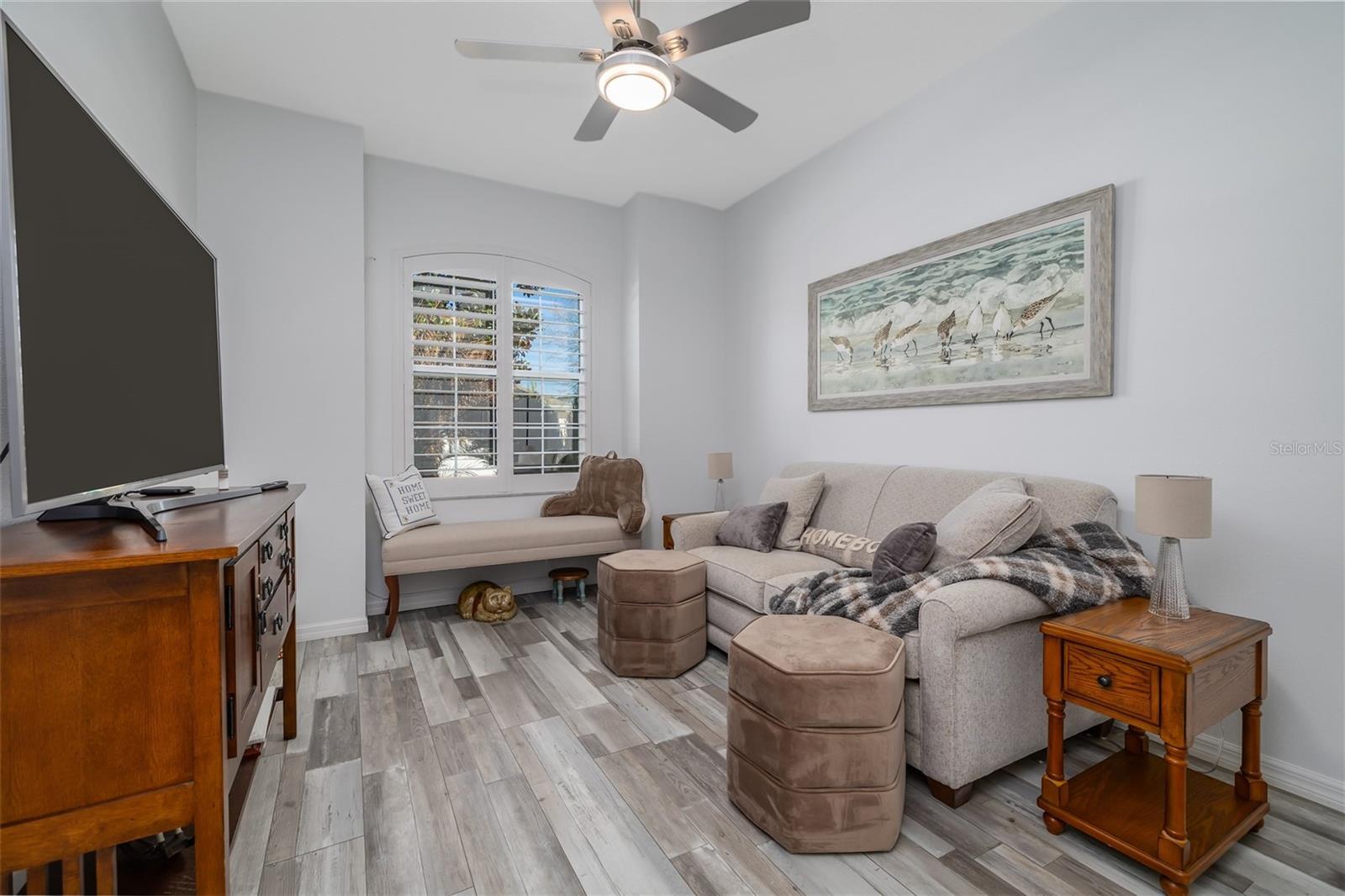 Image 20 of 33 For 124 Raintree Circle