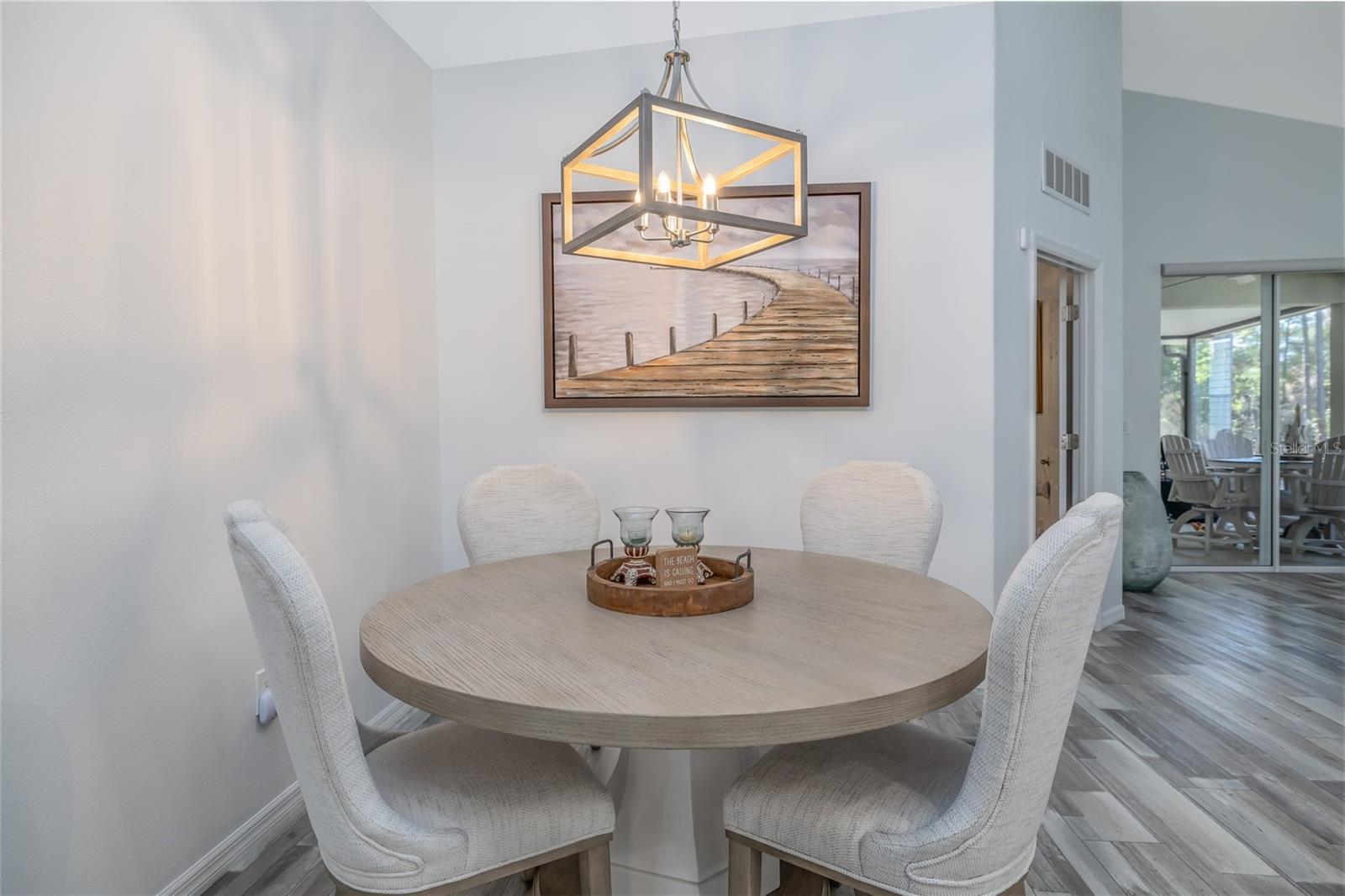 Image 5 of 33 For 124 Raintree Circle