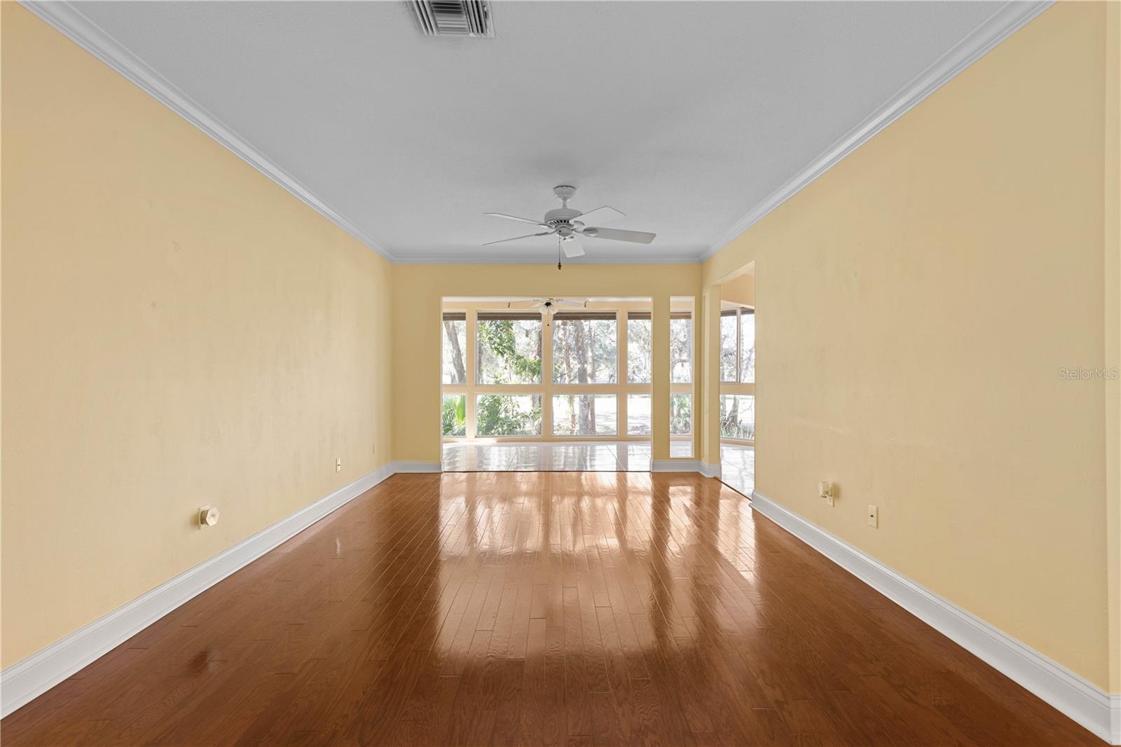 Image 11 of 84 For 24 Pinehurst Place 24