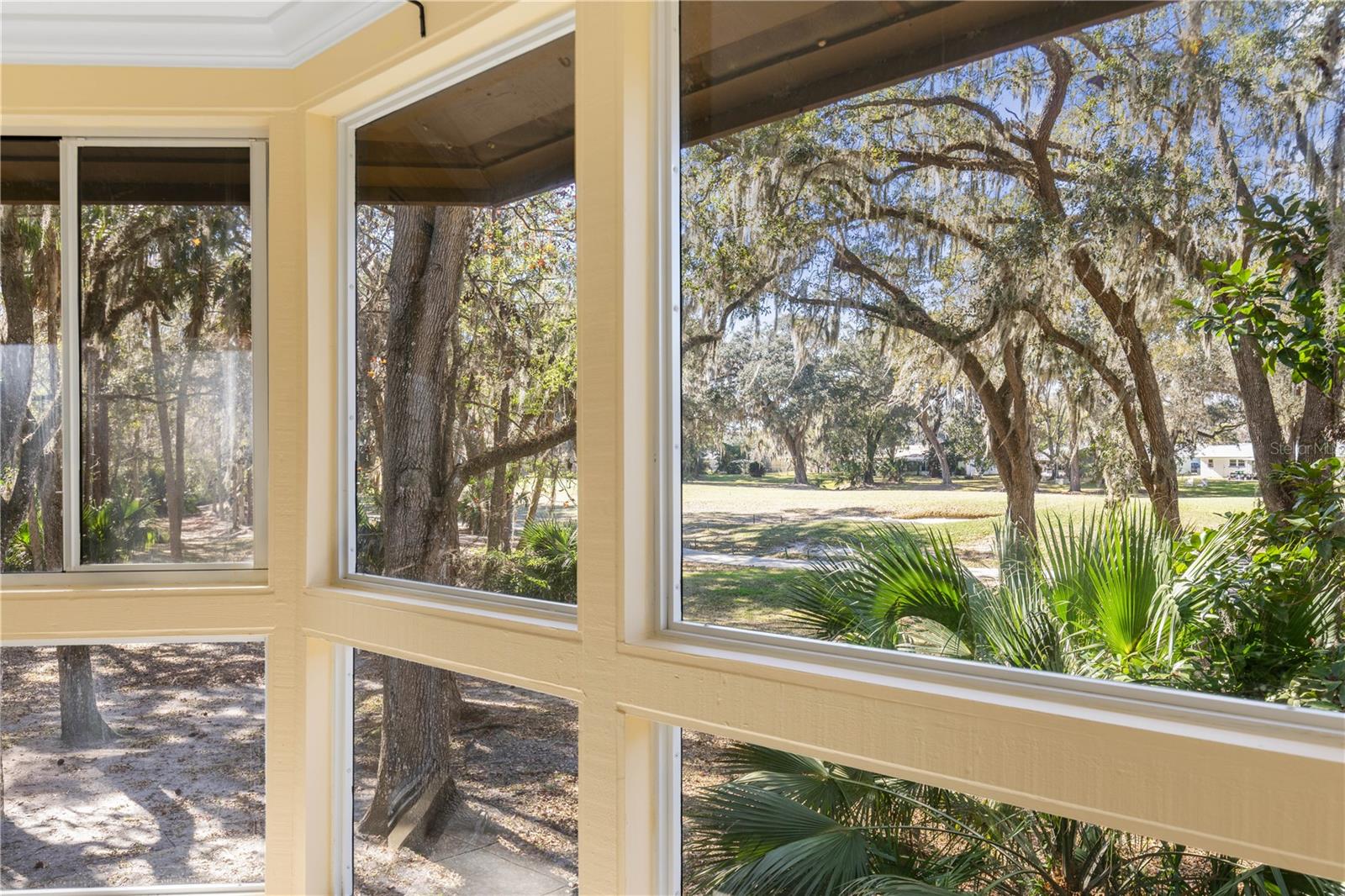 Image 18 of 84 For 24 Pinehurst Place 24