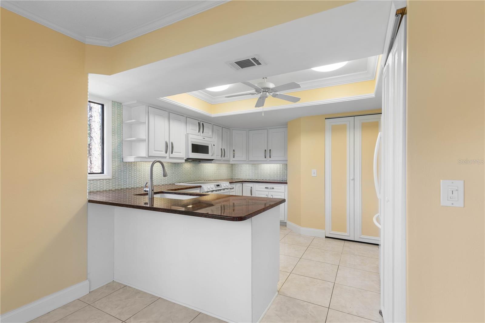 Image 21 of 84 For 24 Pinehurst Place 24