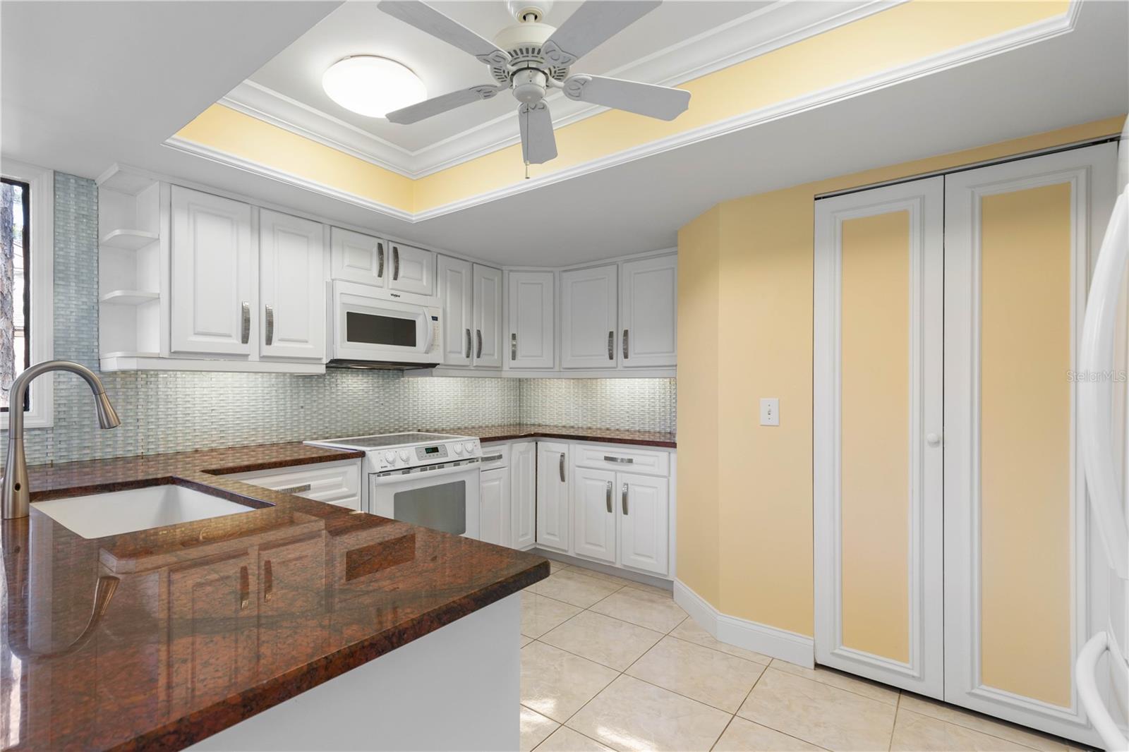 Image 22 of 84 For 24 Pinehurst Place 24