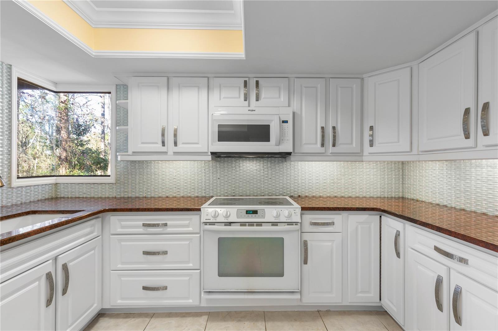 Image 23 of 84 For 24 Pinehurst Place 24