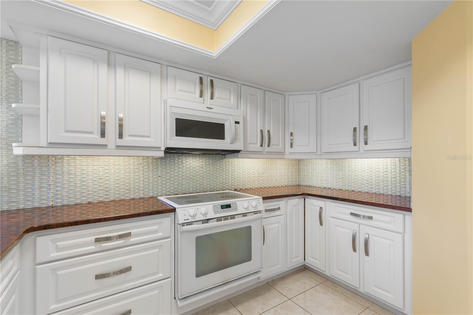 Image 27 of 84 For 24 Pinehurst Place 24