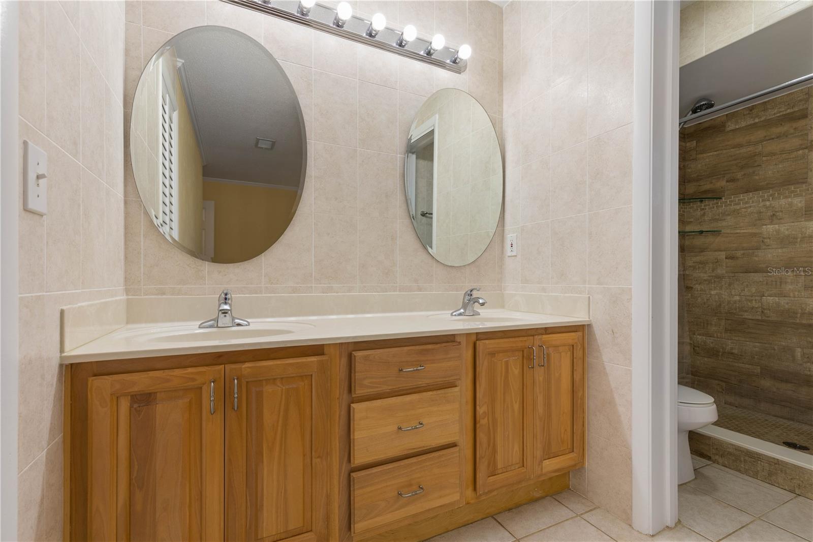 Image 31 of 84 For 24 Pinehurst Place 24