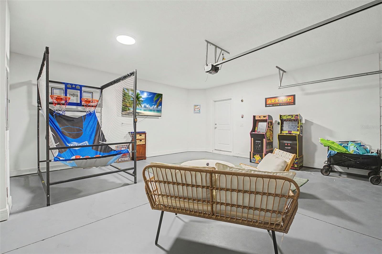 Image 14 of 60 For 108 Oceans Circle