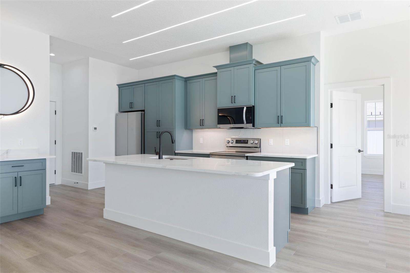 Image 14 of 66 For 70 Bennett Lane