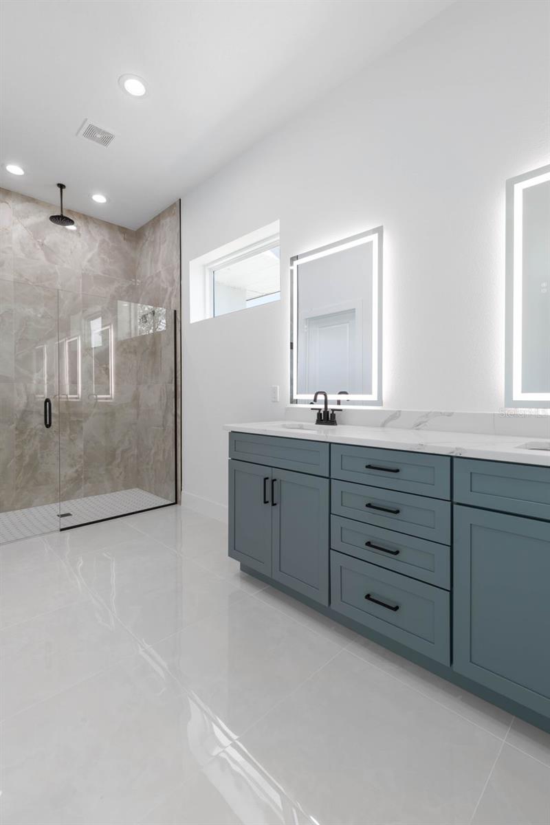 Image 36 of 66 For 70 Bennett Lane