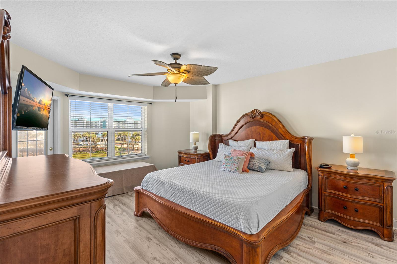 Image 22 of 30 For 4670 Links Village Drive A505