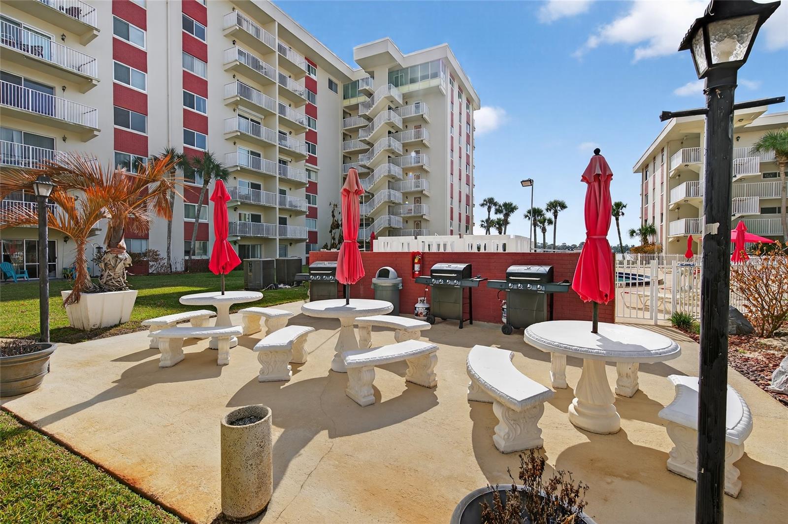 Image 30 of 69 For 2711 Halifax Avenue 695