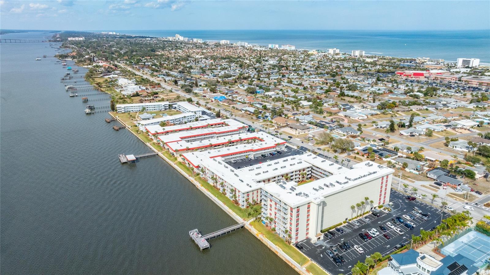 Image 52 of 69 For 2711 Halifax Avenue 695