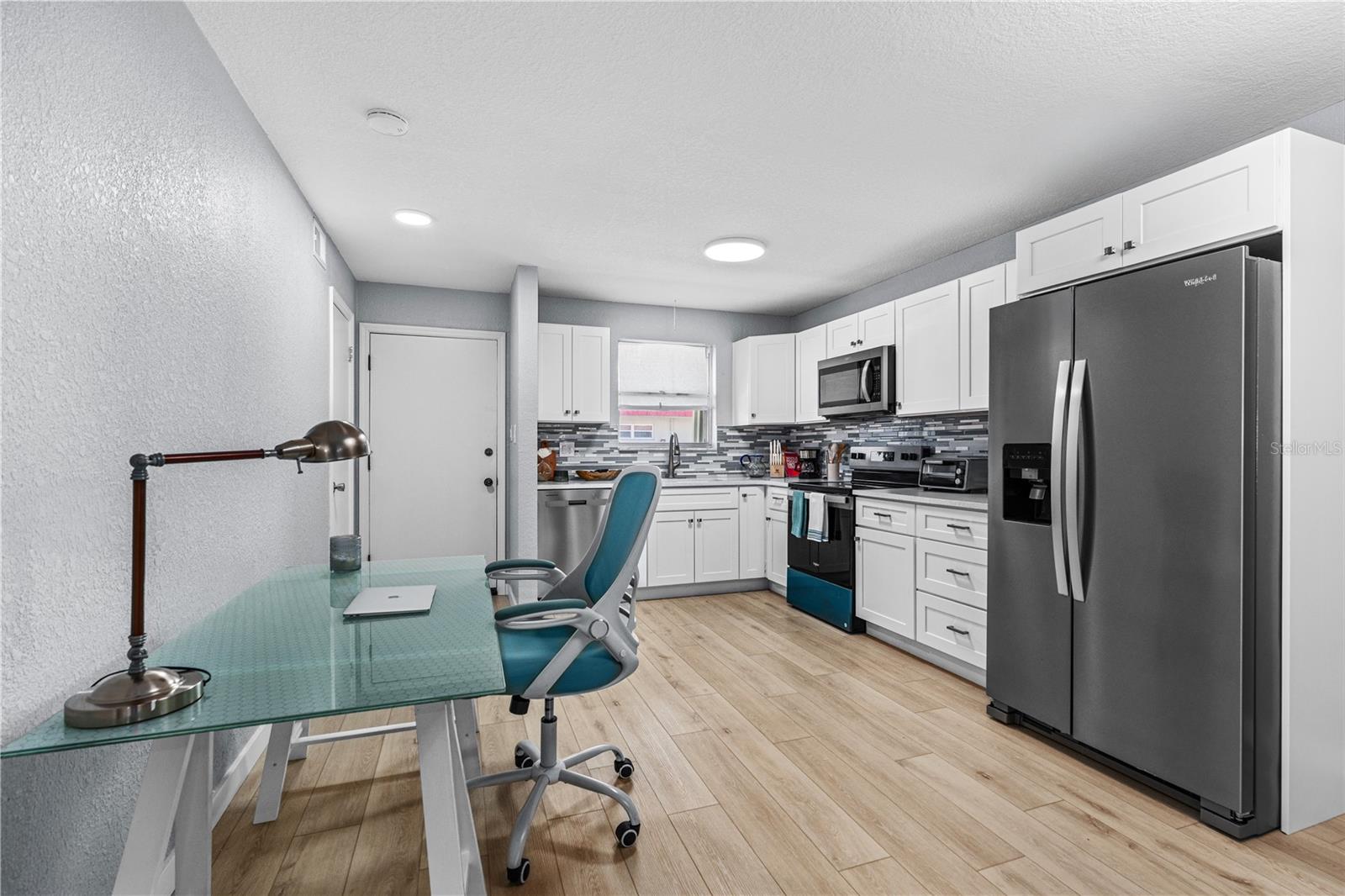 Image 13 of 22 For 2901 Halifax Avenue 220