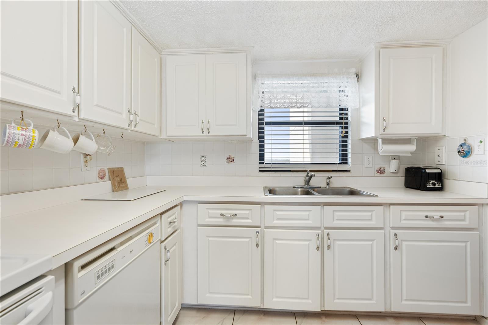 Image 13 of 23 For 3100 Ocean Shore Boulevard 5040