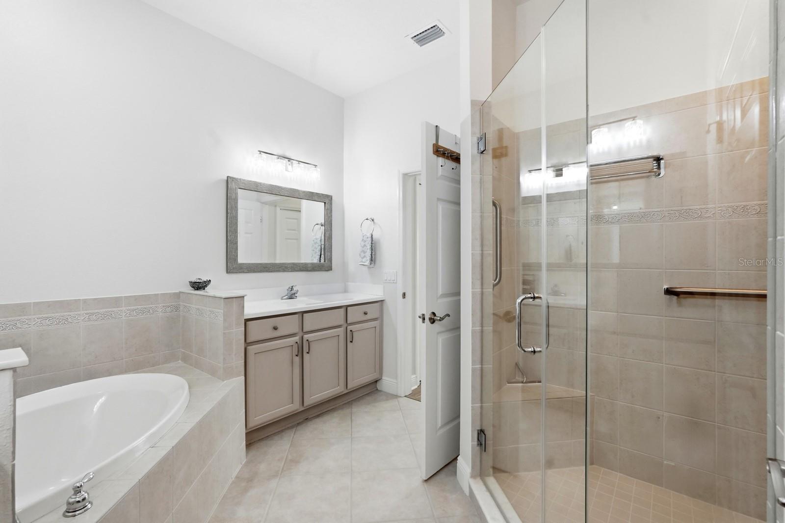 Image 25 of 42 For 200 Riverfront Drive A301