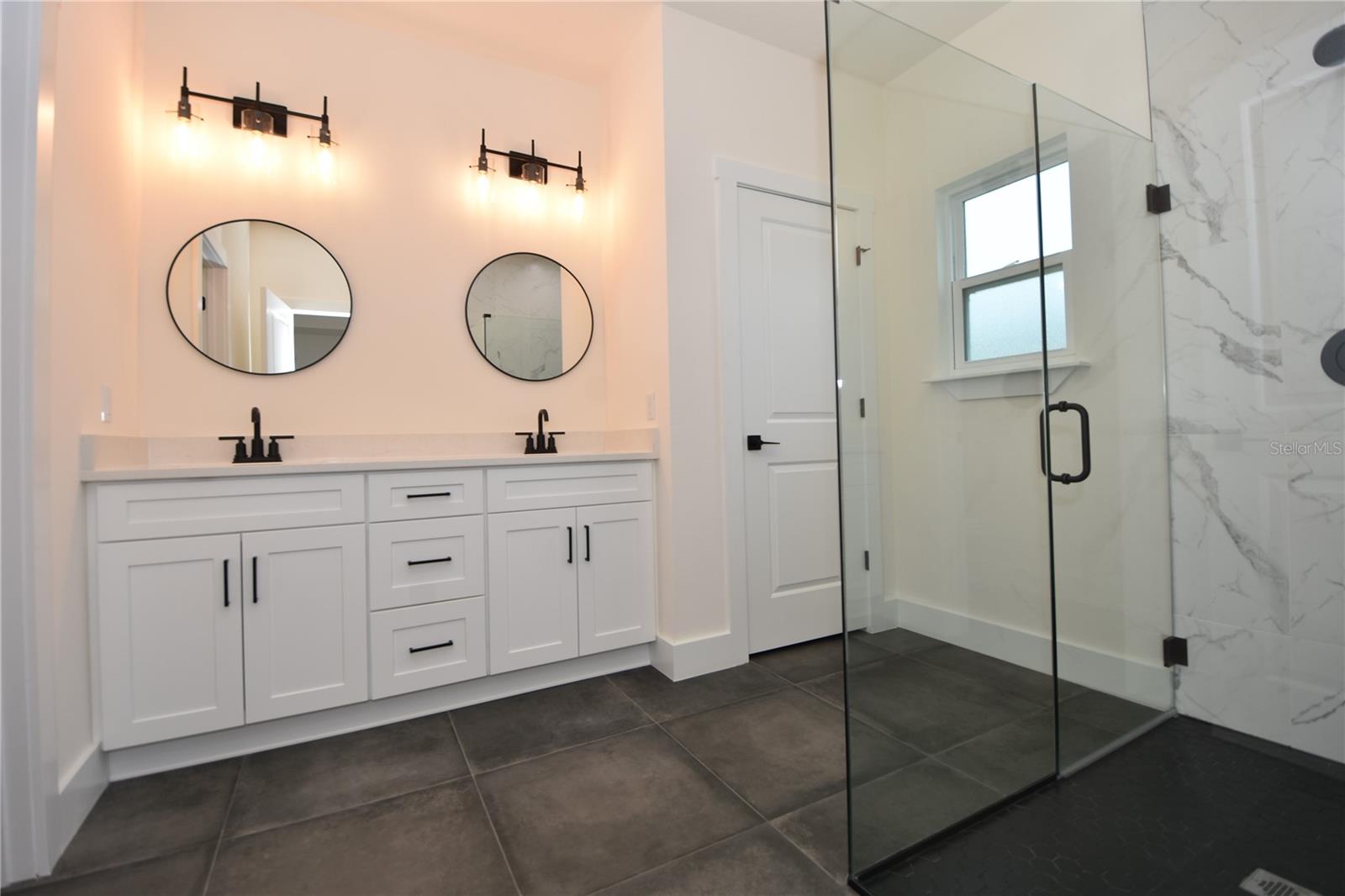 Image 27 of 39 For 100 White Hall Drive