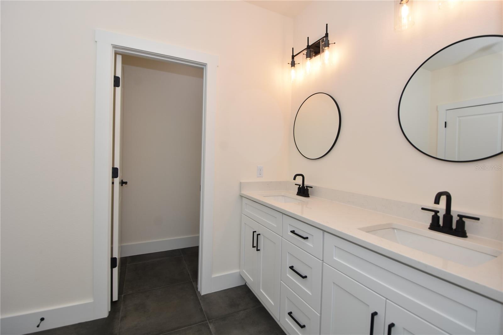 Image 29 of 39 For 100 White Hall Drive