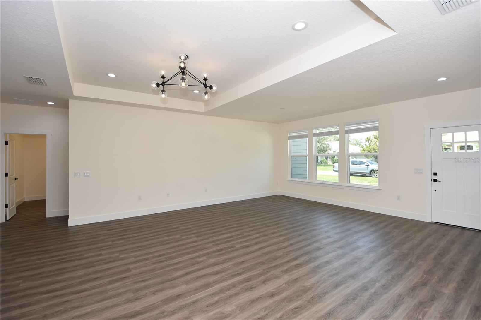 Image 4 of 39 For 100 White Hall Drive